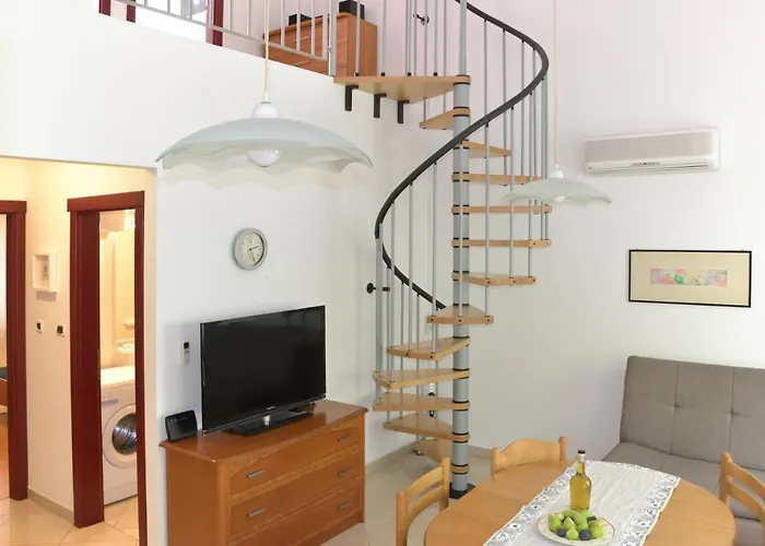 Apartment Pino Pula